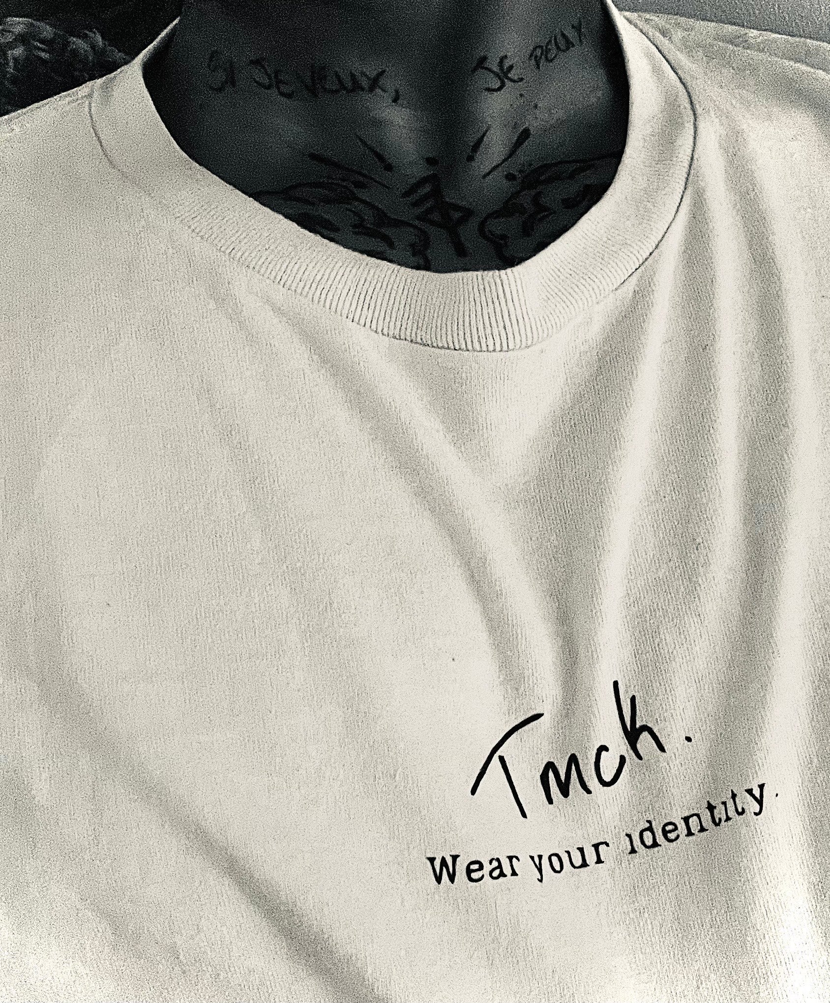 Tmck : la marque de streetwear minimaliste et unisexe qui fédère une nouvelle génération.